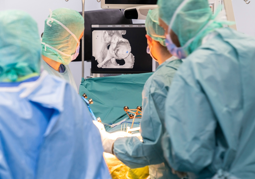 Best robotic knee replacement surgeon